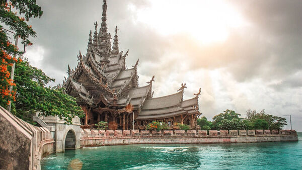 真理寺（Sanctuary of Truth）-木雕城堡